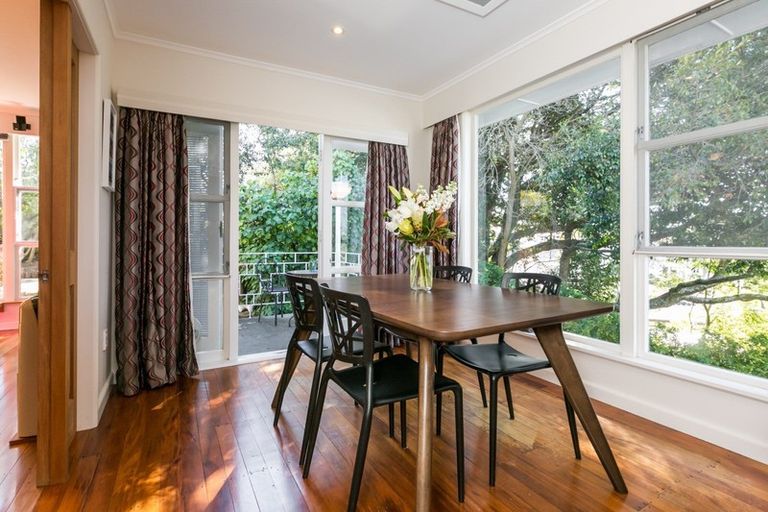 Photo of property in 12 Ormond Road, Hospital Hill, Napier, 4110