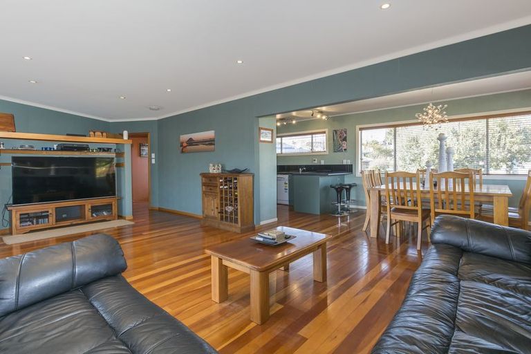 Photo of property in 2 Sharyn Place, Brookfield, Tauranga, 3110