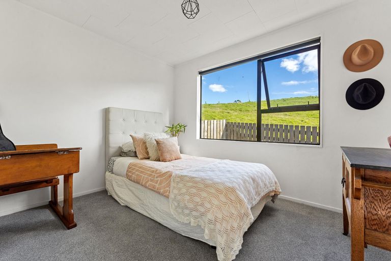 Photo of property in 20 Albert Street, Leigh, 0985