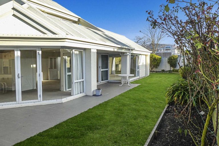 Photo of property in 1/212 Springfield Road, St Albans, Christchurch, 8014