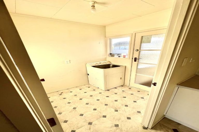 Photo of property in 100 West Harbour Drive, West Harbour, Auckland, 0618