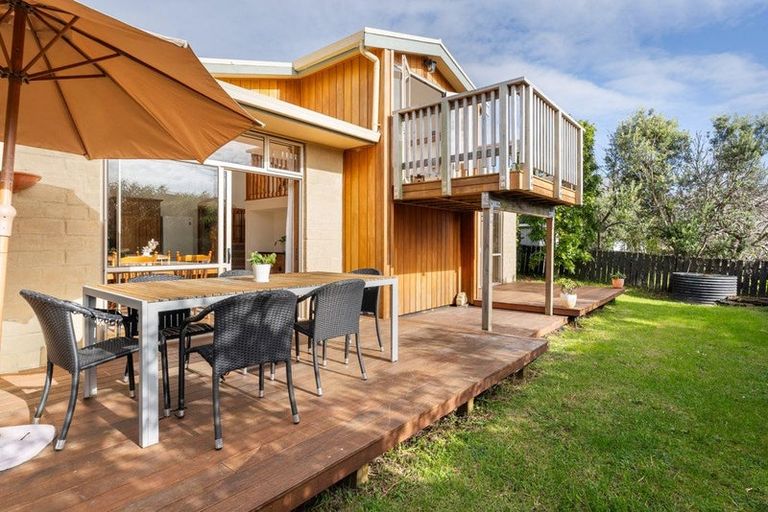 Photo of property in 1358a Whangaparaoa Road, Army Bay, Whangaparaoa, 0930