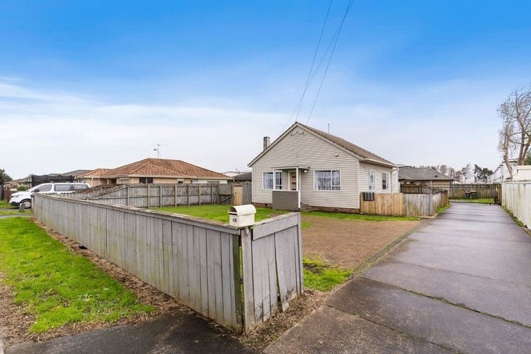 Photo of property in 108 Manuroa Road, Takanini, 2112