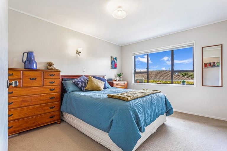 Photo of property in 15 Tatyana Place, Massey, Auckland, 0614