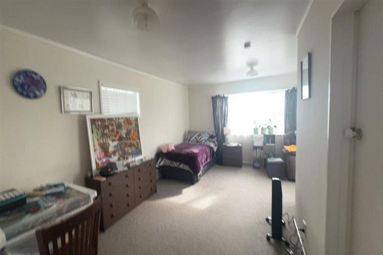 Photo of property in 1 Balmoral Street, Levin, 5510