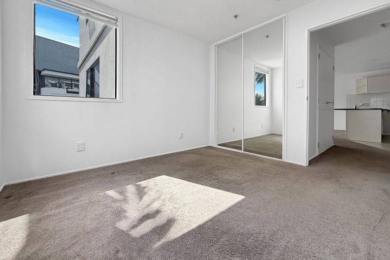 Photo of property in 2h/175 Hurstmere Road, Takapuna, Auckland, 0622