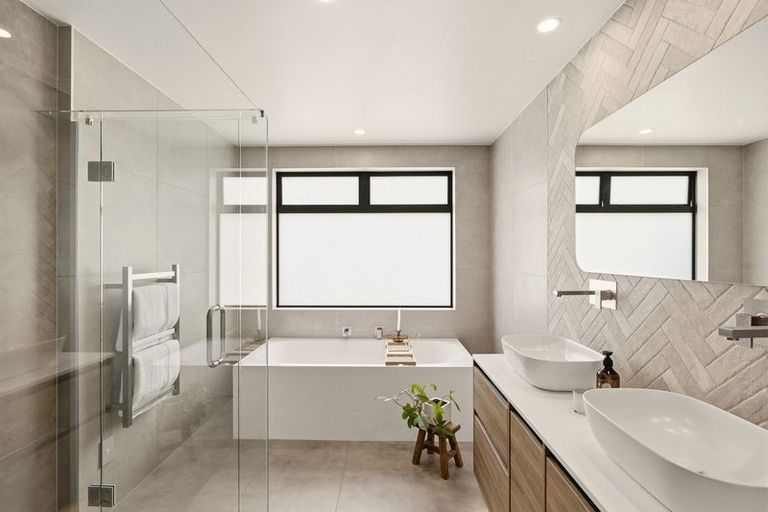 Photo of property in 42 Te Auhi Way, Welcome Bay, Tauranga, 3112