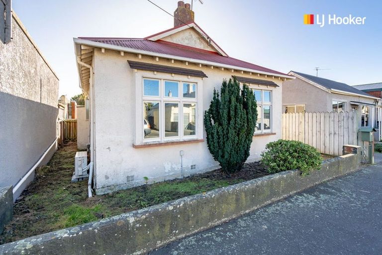 Photo of property in 77 Fawcett Street, South Dunedin, Dunedin, 9012