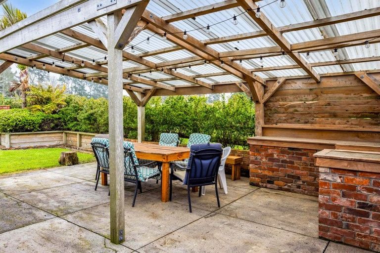 Photo of property in 8 Clearview Road, Lepperton, New Plymouth, 4373