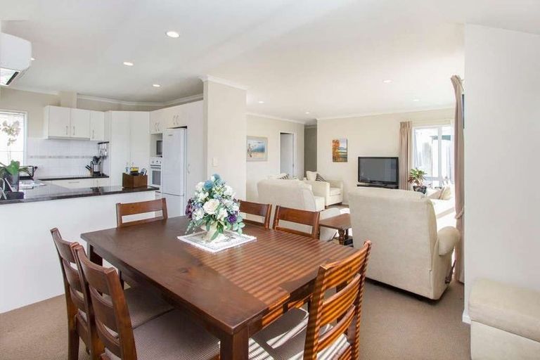 Photo of property in 34b Vincent Street, Howick, Auckland, 2014