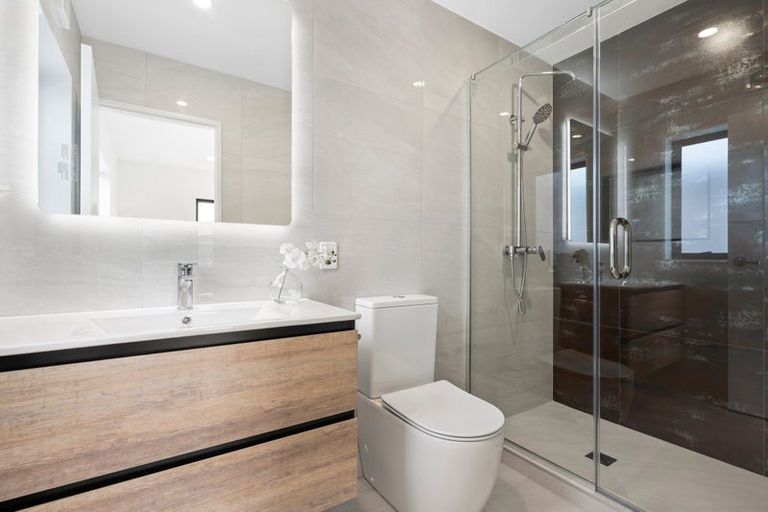 Photo of property in 6/90 Picasso Drive, West Harbour, Auckland, 0618