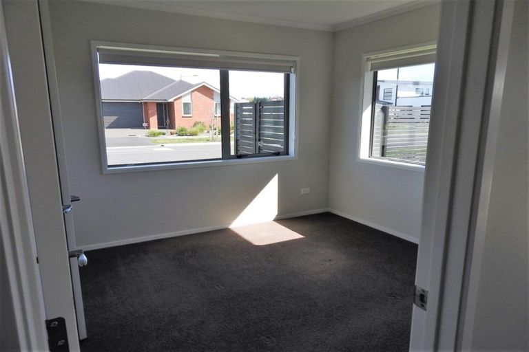Photo of property in 40 Te Whenu Crescent, Marshland, Christchurch, 8083