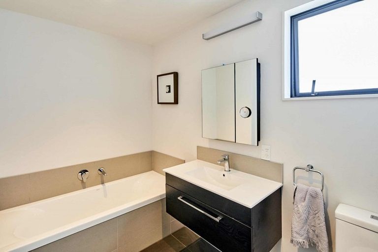 Photo of property in 15/6 Oswald Crescent, Paparangi, Wellington, 6037