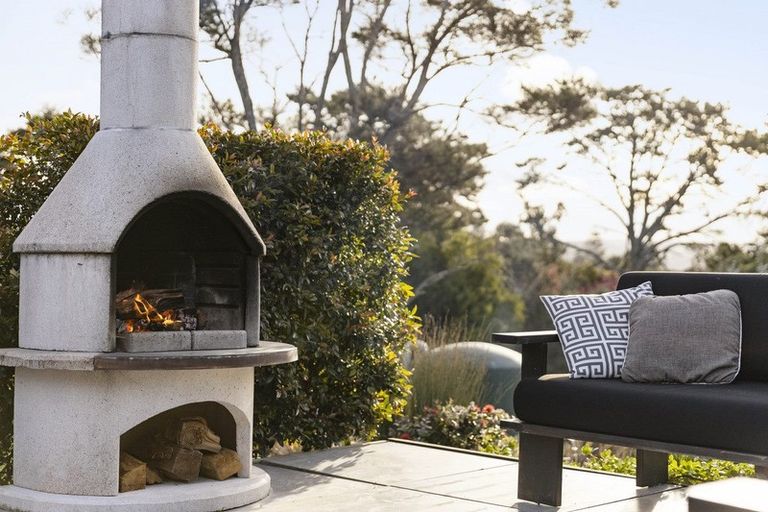 Photo of property in 28 The Close, Greenhithe, Auckland, 0632