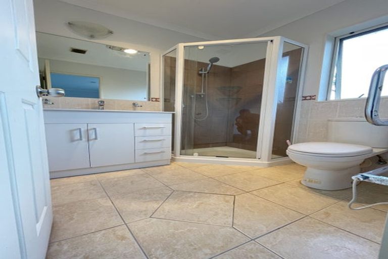 Photo of property in 7 Nier Place, East Tamaki Heights, Auckland, 2016