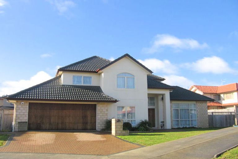 Photo of property in 30 Thornbury Crescent, East Tamaki Heights, Auckland, 2016
