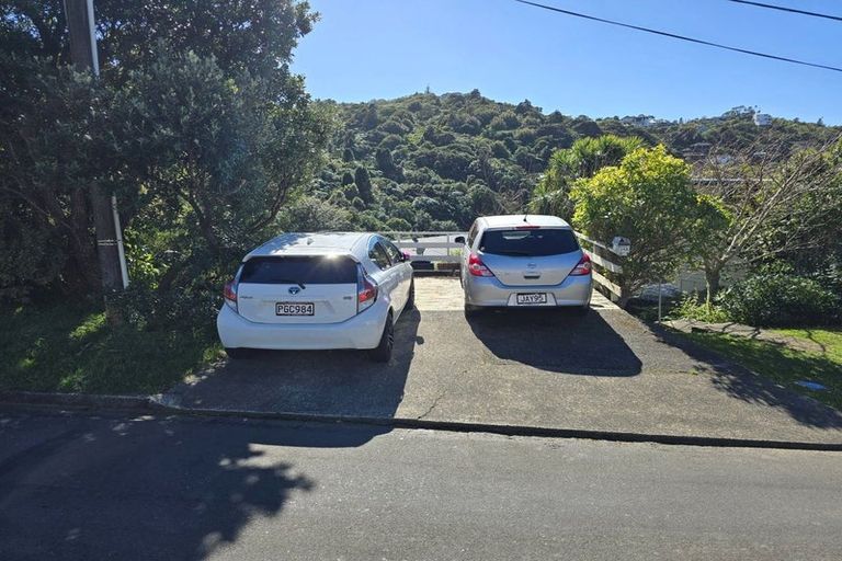 Photo of property in 24 Silverstream Road, Crofton Downs, Wellington, 6035