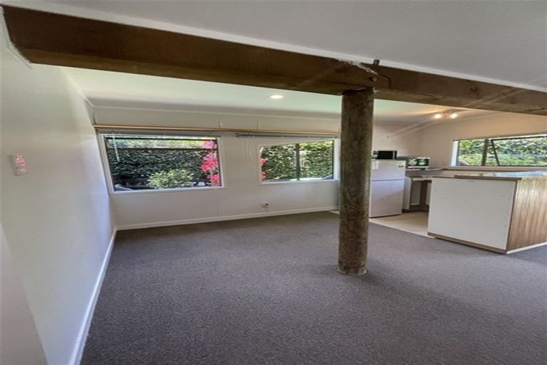 Photo of property in 2/5 Highlight Parade, Te Atatu South, Auckland, 0610