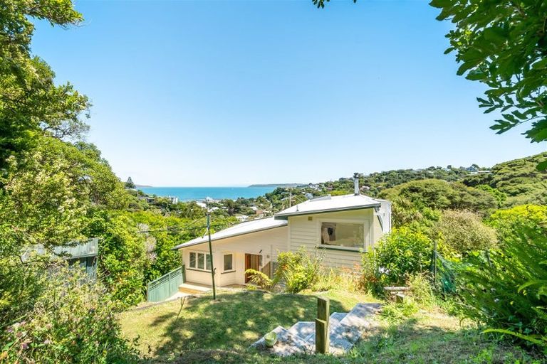 Photo of property in 11 Reserve Road, Plimmerton, Porirua, 5026
