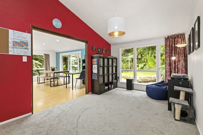 Photo of property in 1 Westhaven Drive, Tawa, Wellington, 5028