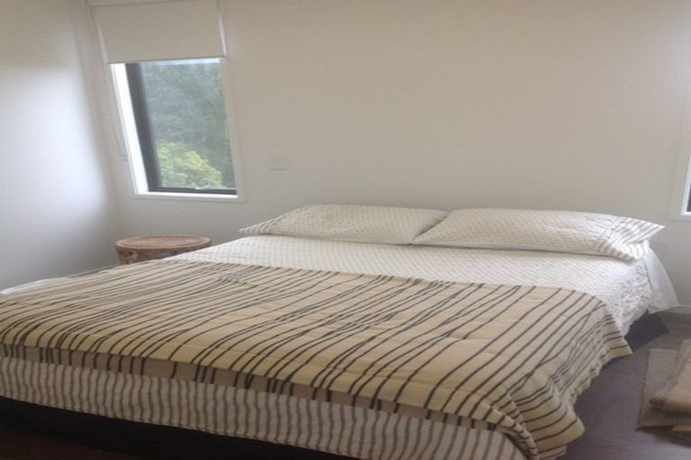 Photo of property in 6 Puketiro Road, Whitford, 2571