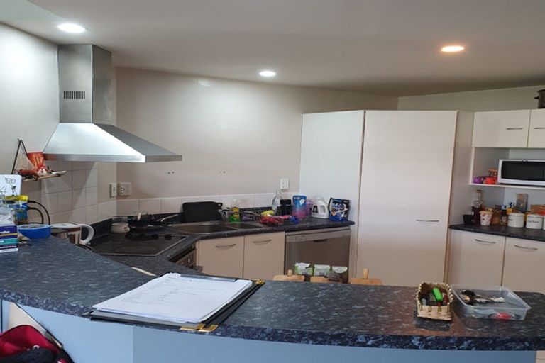 Photo of property in Grandstand Apartments, 4/80 Kent Terrace, Mount Victoria, Wellington, 6011