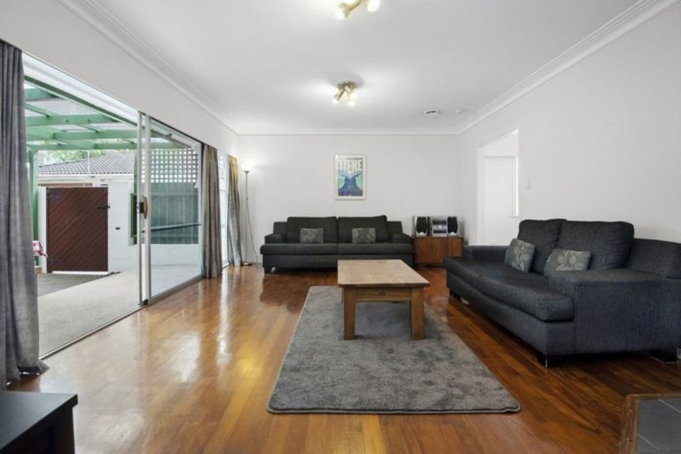 Photo of property in 24 Pooley Street, Pakuranga Heights, Auckland, 2010