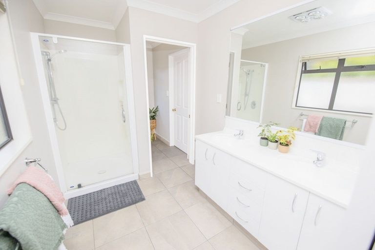 Photo of property in 9 Pinotage Drive, Greenmeadows, Napier, 4112