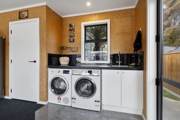 Photo of property in 4 Waimarama Court, Roslyn, Palmerston North, 4414