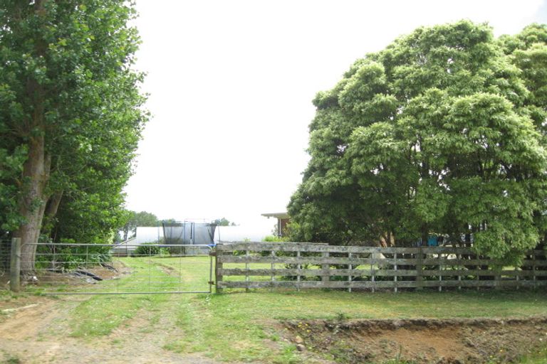 Photo of property in 209 Paparata Road, Bombay, 2675