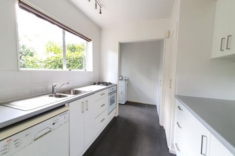 Photo of property in 2/43 Seabrook Avenue, New Lynn, Auckland, 0600