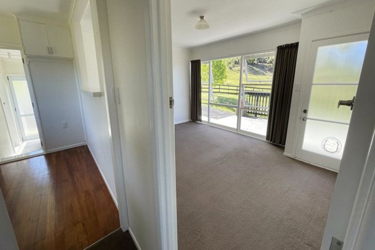 Photo of property in 62 Bethells Road, Waitakere, Henderson, 0782