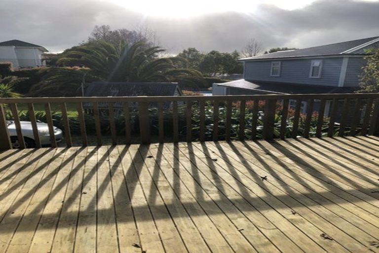 Photo of property in 48 Tauhinu Road, Greenhithe, Auckland, 0632