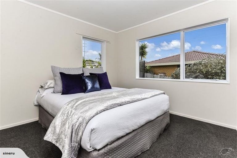 Photo of property in 2 Yale Place, Albany, Auckland, 0632