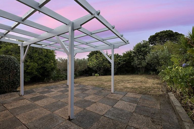 Photo of property in 15 Zita Maria Drive, Massey, Auckland, 0614