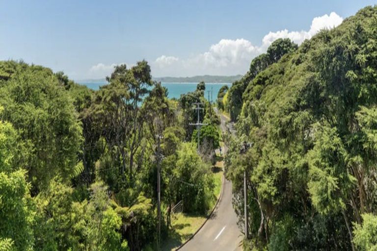 Photo of property in 33 Whaanga Road, Raglan, 3297