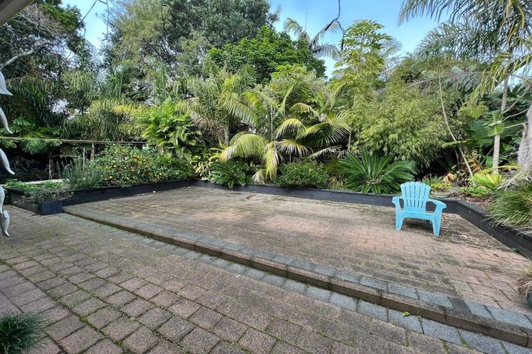 Photo of property in 1/28 Sandown Road, Rothesay Bay, Auckland, 0630