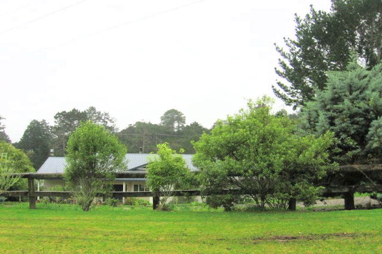 Photo of property in 32b Bernard Magnus Lane, Greenhithe, Auckland, 0632