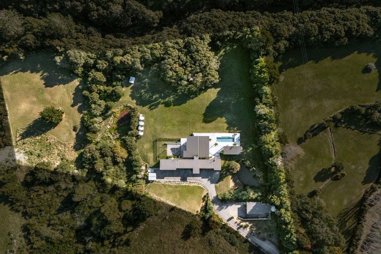 Photo of property in 73 Warman Road, Okura, Albany, 0792