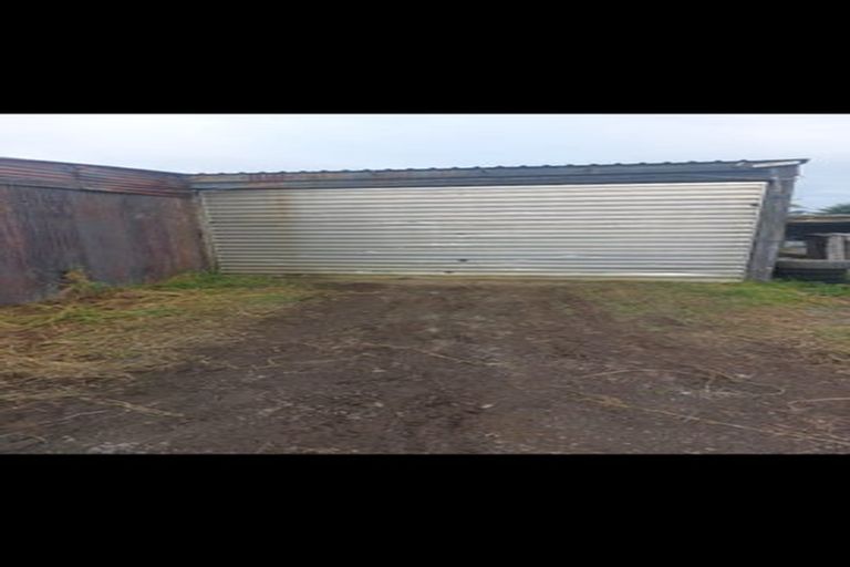 Photo of property in 37 Shaw Road, Oratia, Auckland, 0604