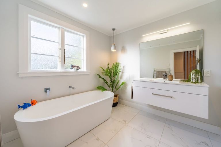 Photo of property in 68 William Street, Petone, Lower Hutt, 5012