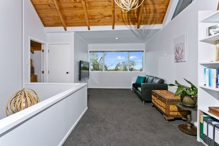 Photo of property in 154 Oaktree Avenue, Browns Bay, Auckland, 0630