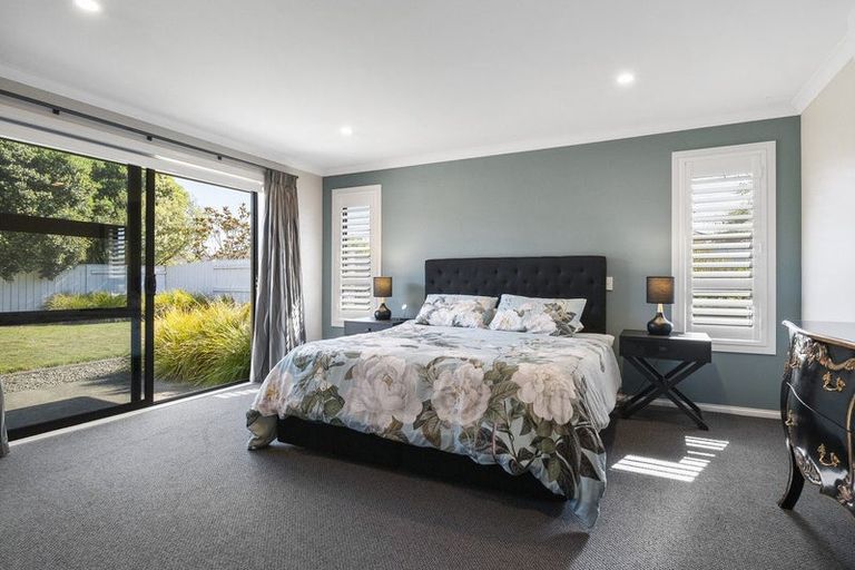 Photo of property in 25 Trump Place, Kelvin Grove, Palmerston North, 4414