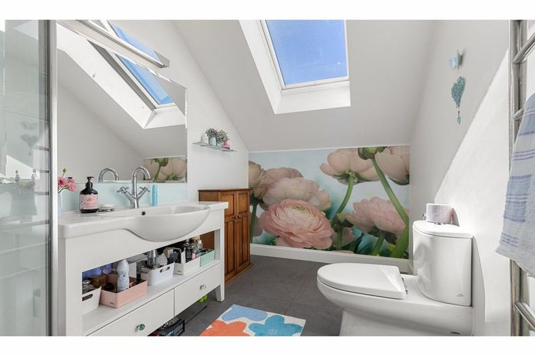 Photo of property in 94 Saint Martins Road, Saint Martins, Christchurch, 8022