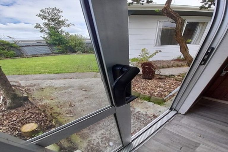 Photo of property in 38 Acacia Street, Kelvin Grove, Palmerston North, 4414