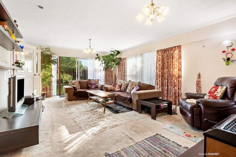 Photo of property in 21 Fitzpatrick Street, Newlands, Wellington, 6037