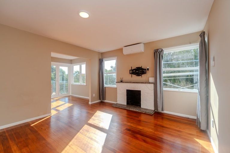 Photo of property in 35 Oswald Crescent, Paparangi, Wellington, 6037