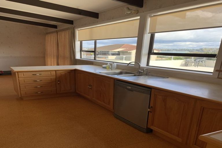 Photo of property in 17 Waller Avenue, Bucklands Beach, Auckland, 2012