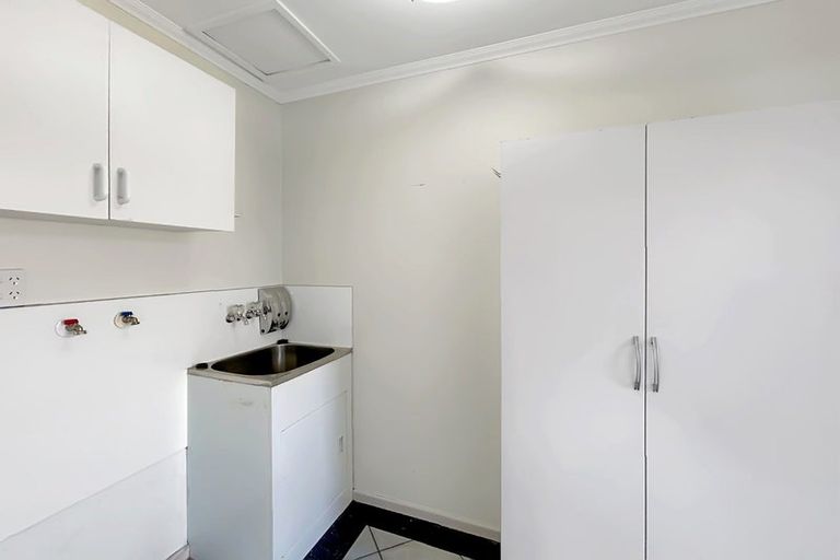 Photo of property in 73 Park Street, Winton, 9720