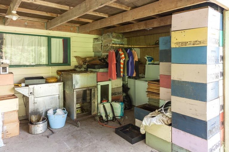 Photo of property in 195 Kapowai Road, Whenuakite, Whitianga, 3591